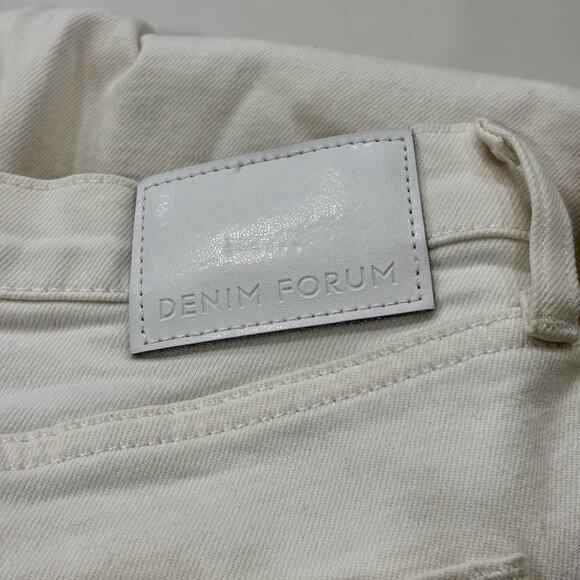 Aritzia Denim Forum Twiggy High Rise Flare White Jeans Size 28L - Picture 5 of 7